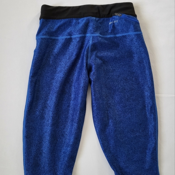Like New Nike Dri Fit Capris Tights - Picture 5 of 6